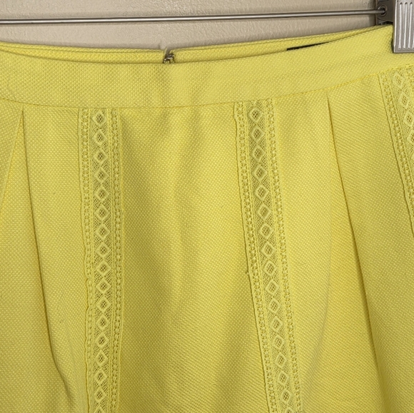 J. Crew | Bright Yellow A-line skirt with Lace Detail Side Pockets Size 6 - Picture 3 of 6